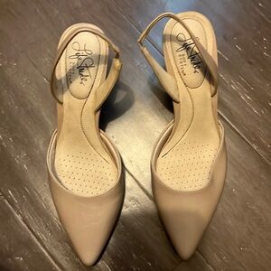 Lifestride nude sling back pumps size 6